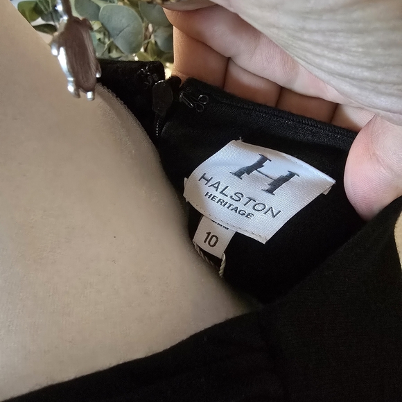 Halston Heritage Shirred Keyhole Black Mini Dress cocktail elegance Size 10 - Picture 5 of 9
